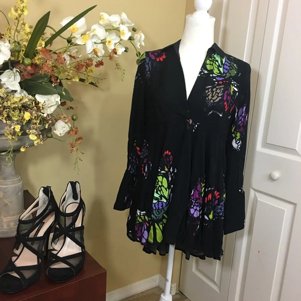 FREE PEOPLE FIELD OF BUTTERFLIES FLORAL LONG SLEEVE TOP XS NWT Boho Y2K Festival